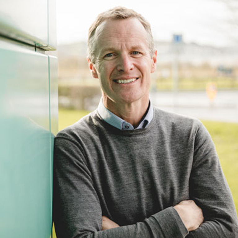 Dr Ken Van Someren